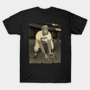 Ernie Banks - 11 for 35 With 2 HRs, 1953 T-Shirt